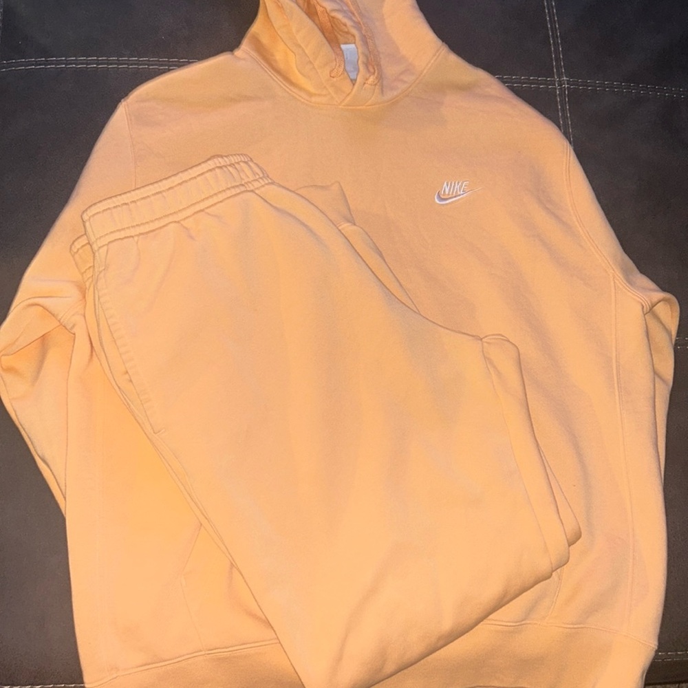 Nike sweat suit